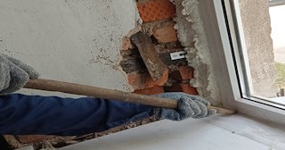 Демонтаж оконных откосов по выгодной цене от 518 руб. в Мариинске - Сварной-Мрн