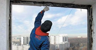Демонтаж остекления балкона в Мариинске - цена от 569 руб. - Сварной-Мрн